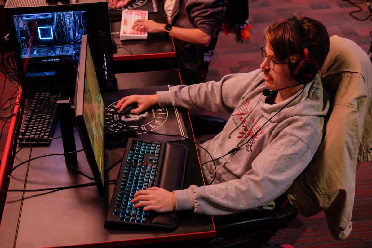 Milos Garton plays Overwatch during an internal scrimmage in the Esports Arena at Grand View University in Des Moines, Iowa on Friday, December 5, 2025. 