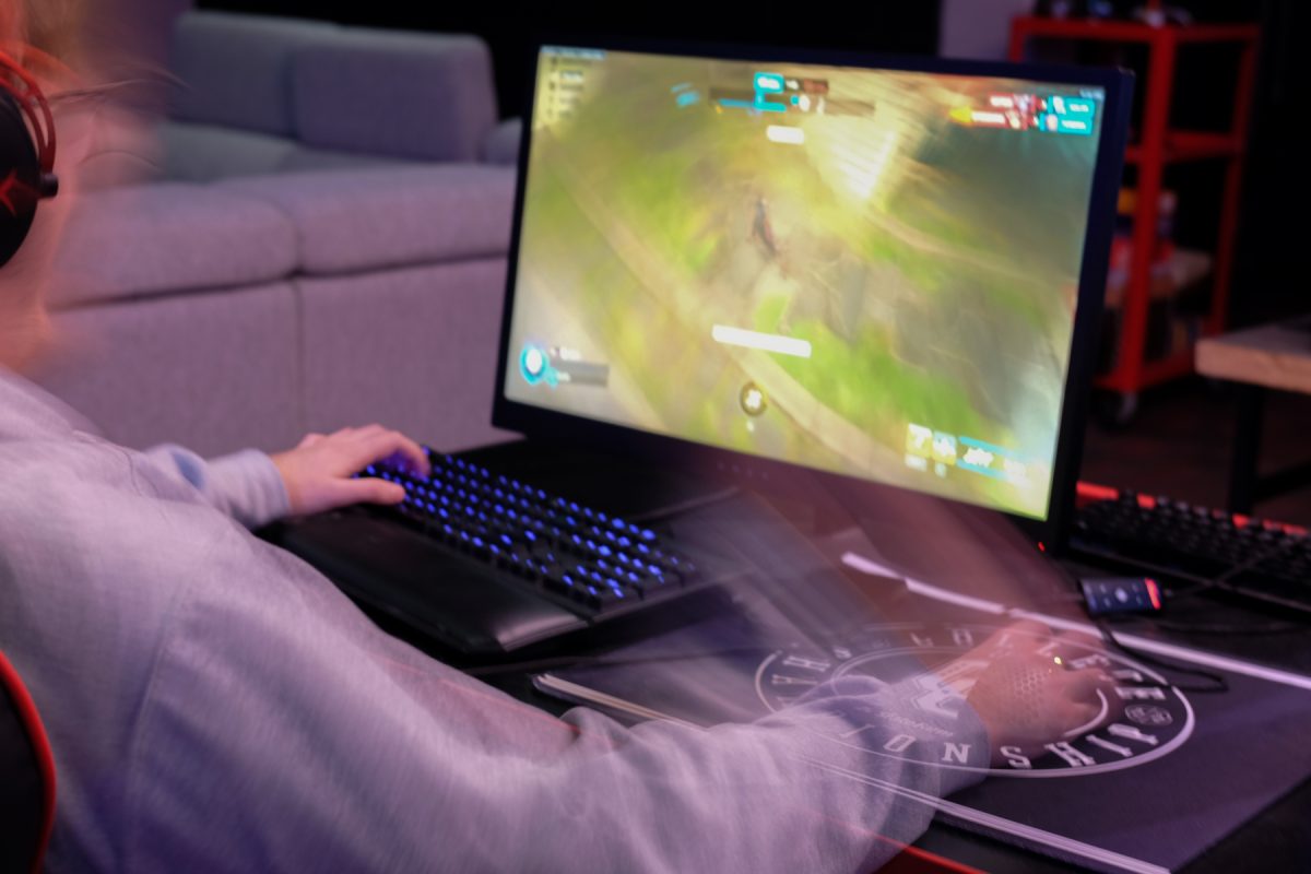 Milos Garton plays Overwatch during an internal scrimmage in the Esports Arena at Grand View University in Des Moines, Iowa on Friday, December 5, 2025. 